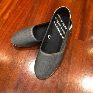 Adidas Woman Shoes Size 5.5 (denim color)